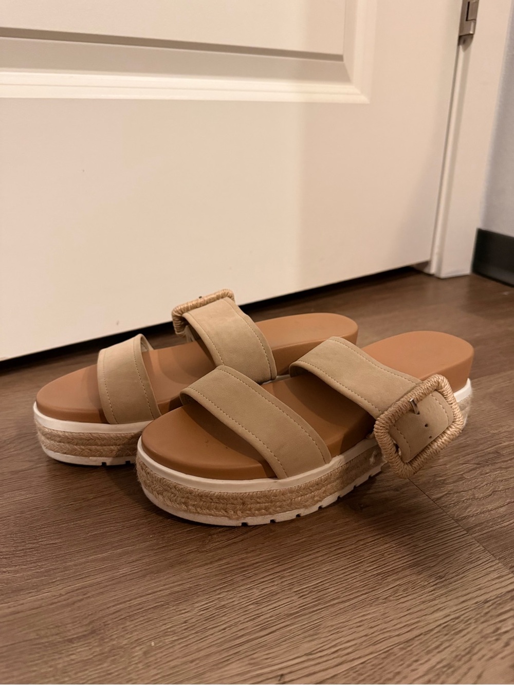 Platform MIA sandals size 7.5